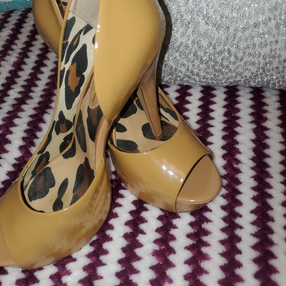 Heels - Picture 3 of 4